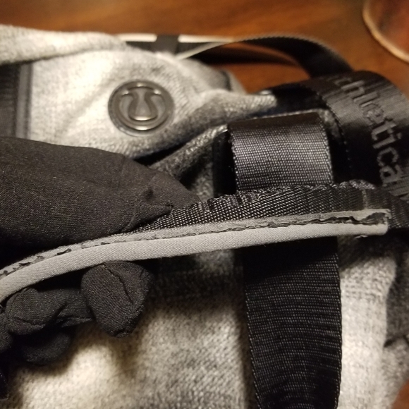 LULULEMON Athletica *Fast in Flight* Gray Plaid Wool Gym Tote Bag. - Picture 13 of 16